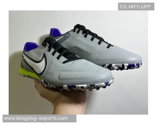 球星经典老款足球鞋回顾与传奇故事解析 球星经典老款足球鞋回顾与传奇故事解析