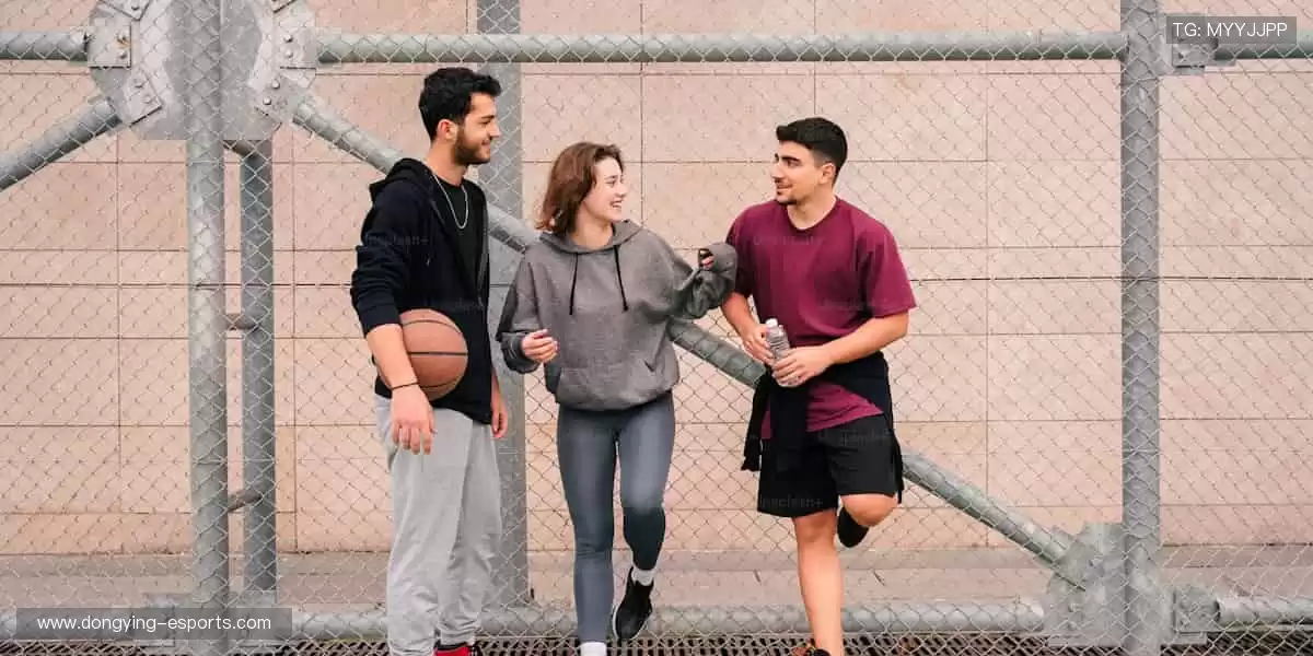 「全球赛事同步直播,超清画质 + 实时解说,让你身临其境!📺一键开启,激情无限!」